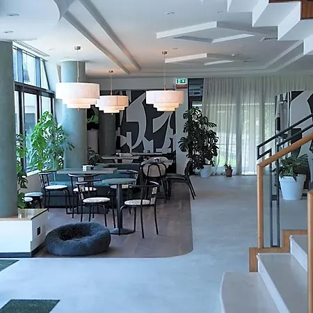 Hotel Ombra *