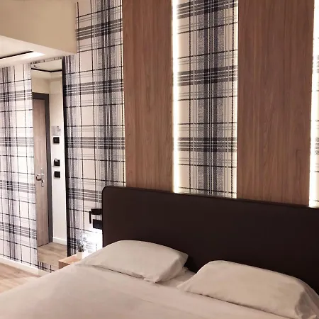 Szálloda Ombra *